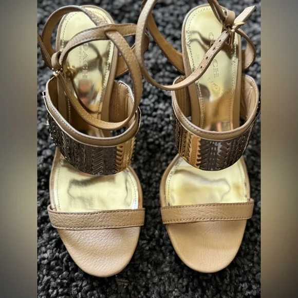 COACH gold heels size 7!  Good condition! - Picture 3 of 5